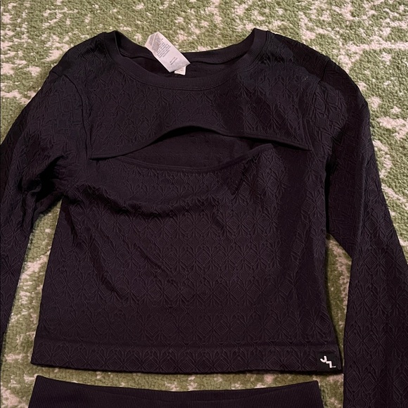 Joy Lab Black Women's High Waist Leggings Long Sleeve Crop Top Cut Out Textured - Picture 2 of 7